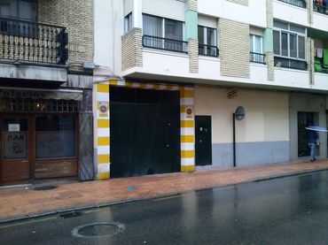 Local comercial de lloguer a Calle las Torres 6