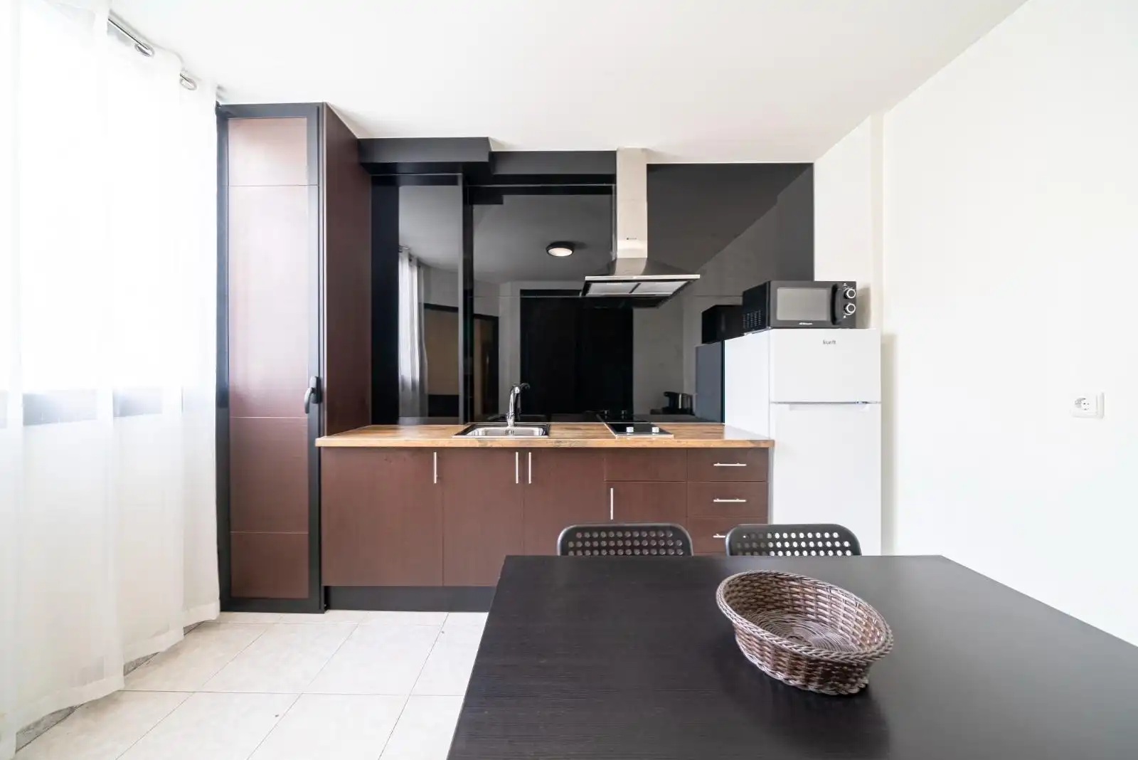 Cuina de Apartament de lloguer en Alicante / Alacant amb Aire condicionat, Calefacció i Moblat