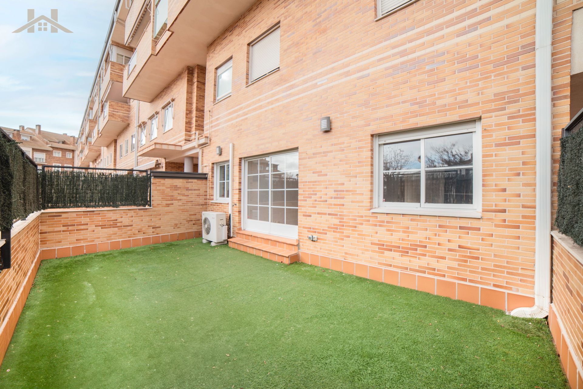 Exterior view of Flat for sale in Arroyomolinos (Madrid)  with Air Conditioner, Heating and Private garden