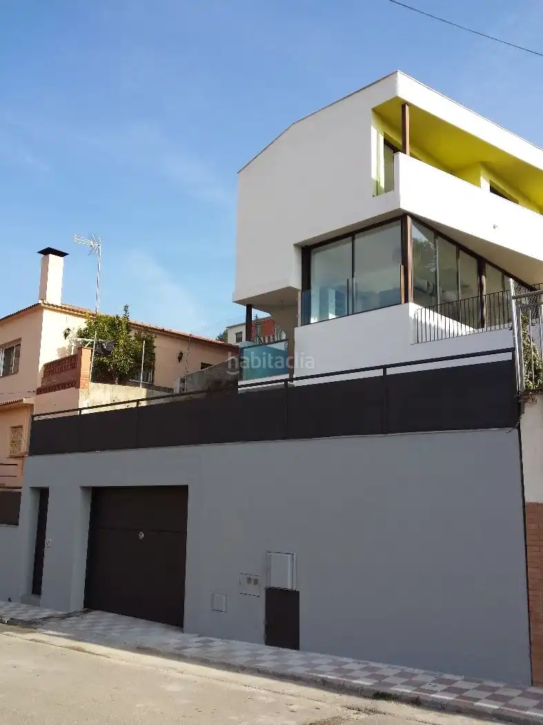 Haus zum Verkauf in Carrer Rioja 13