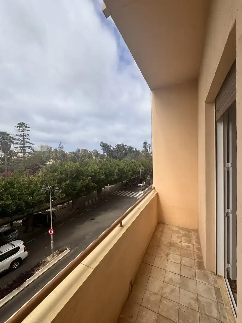 Terrassa de Pis per a compartir en Melilla amb Aire condicionat, Moblat i Balcó