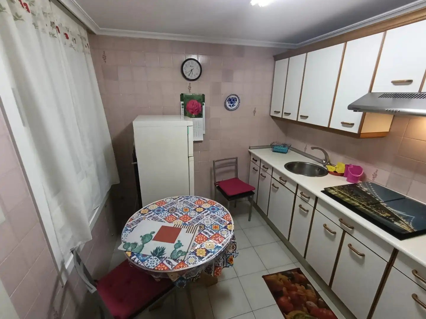 Cuina de Apartament de lloguer en Avilés amb Calefacció i Moblat