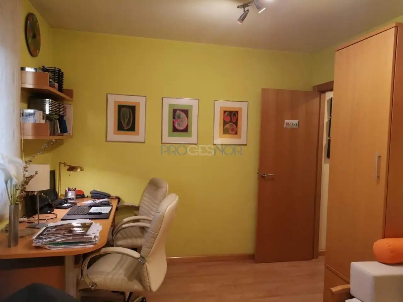 Piso en venta en León Capital  con Calefacción, Trastero y Balcón