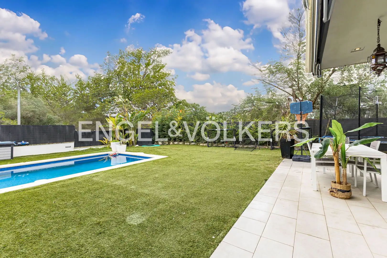 Piscina de Casa o chalet de alquiler en Sant Pere de Ribes con Aire acondicionado, Calefacción y Jardín privado