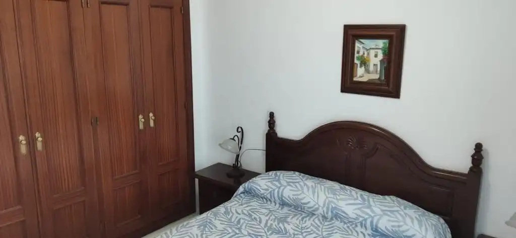 Habitación de Apartamento de alquiler en Chiclana de la Frontera con Aire acondicionado, Amueblado y Horno