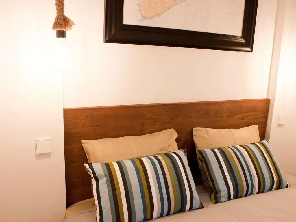 Dormitori de Apartament de lloguer en Madrid amb Aire condicionat, Calefacció i Moblat