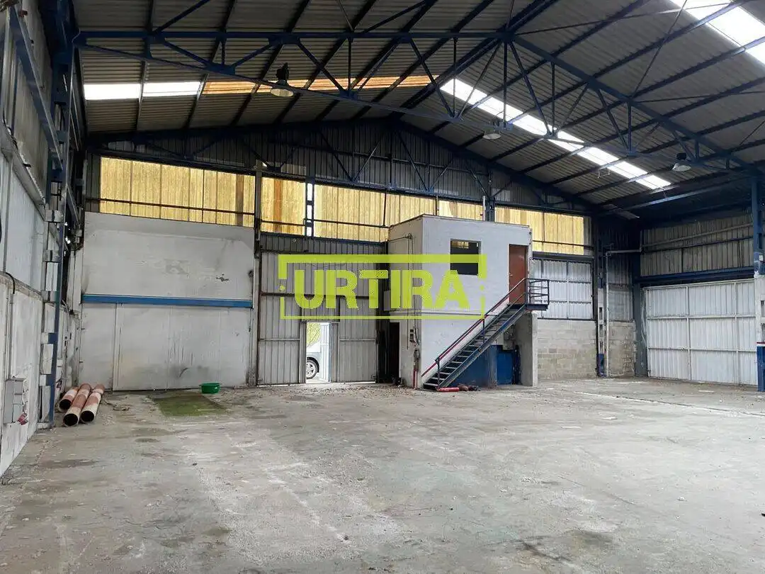 Vista exterior de Nave industrial de alquiler en Irura