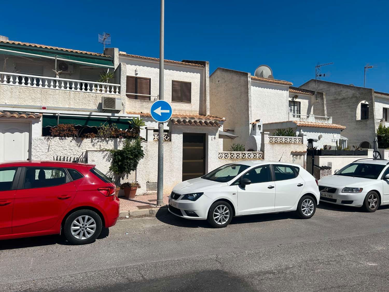 Vista exterior de Dúplex en venda en Orihuela amb Aire condicionat, Calefacció i Piscina