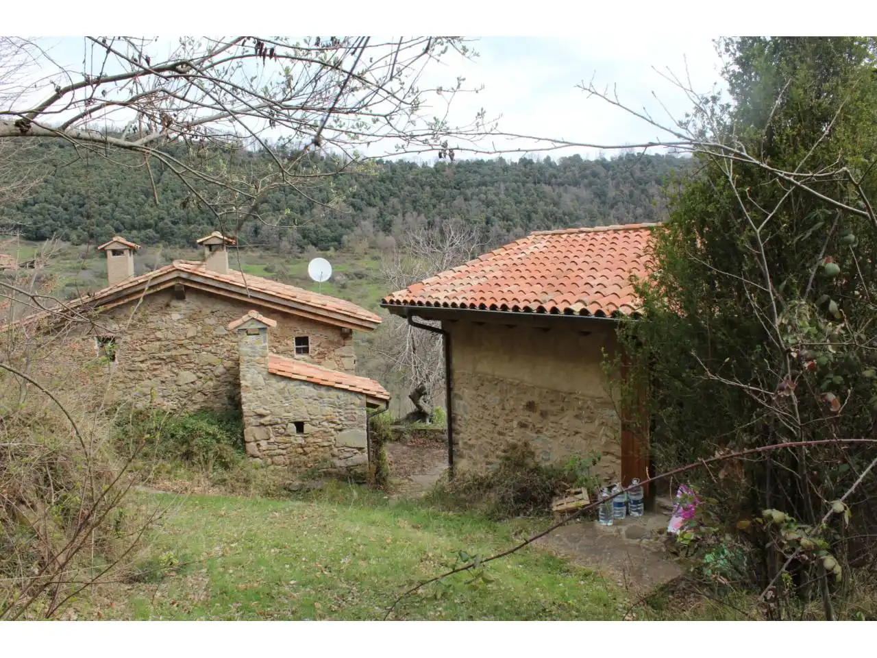 Vista exterior de Finca rústica en venda en Riudaura amb Calefacció