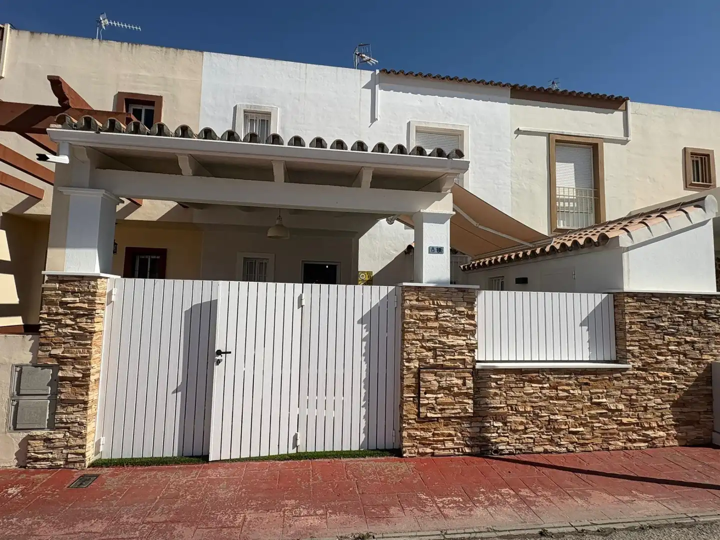 Exterior view of Houses for sale in Morón de la Frontera