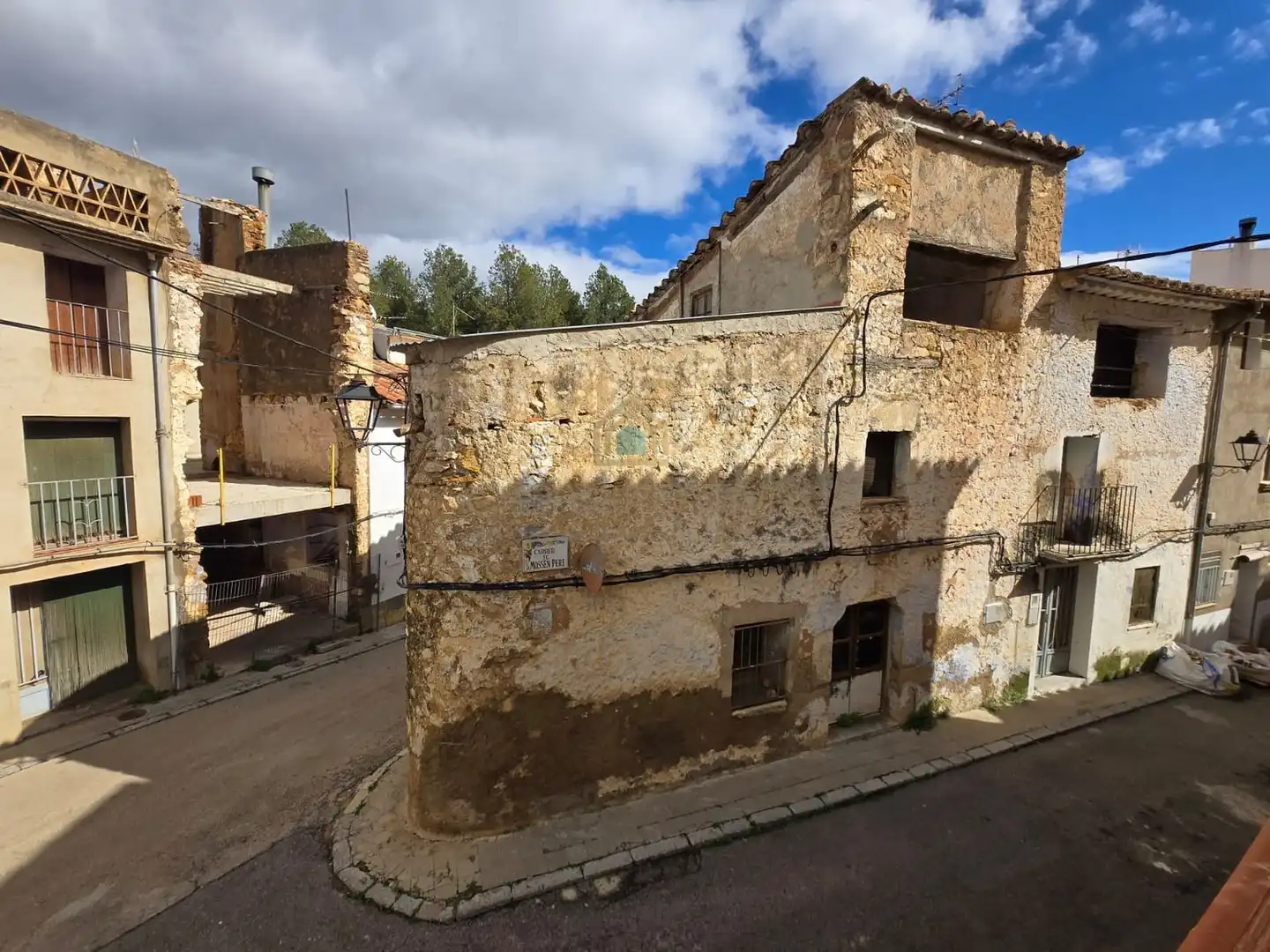 Vista exterior de Casa o xalet en venda en Atzeneta del Maestrat amb Aire condicionat i Terrassa