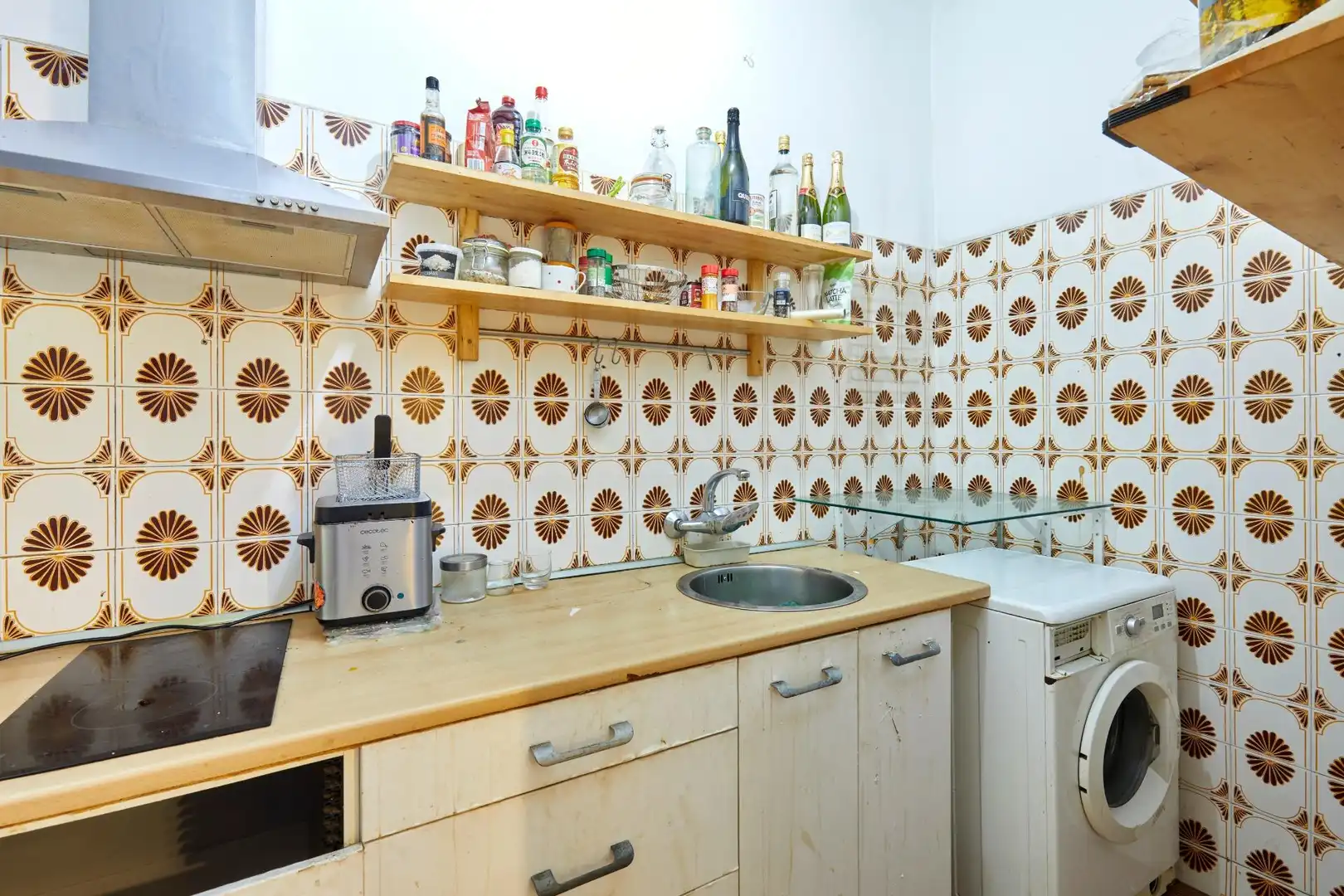 Küche von Wohnung zum Verkauf in Barcelona mit Abstellraum und Balkon