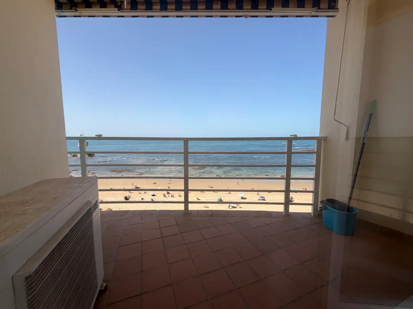 Balcony of Flat for rent in Cádiz  with Air Conditioner, Terrace and Storage room