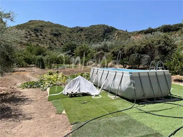 Piscina de Finca rústica en venda en Castillo de Locubín amb Piscina i Internet