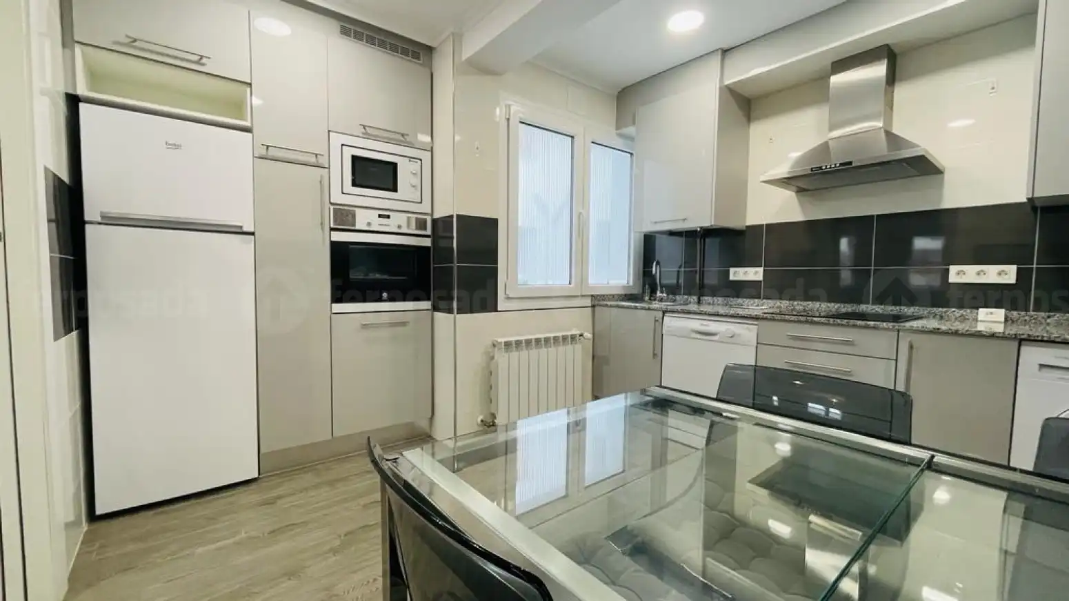 Flat for rent in Gijón - CL PADILLA, Barrio del Centro