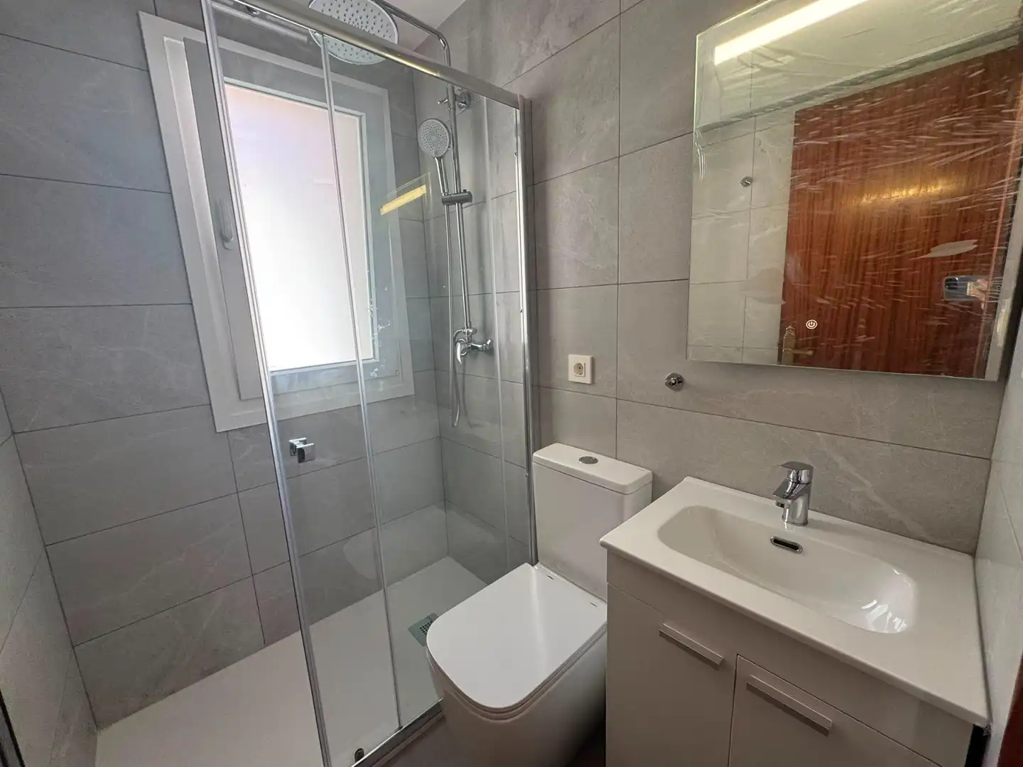 Bathroom of Flat for sale in Barakaldo   with Heating and Terrace