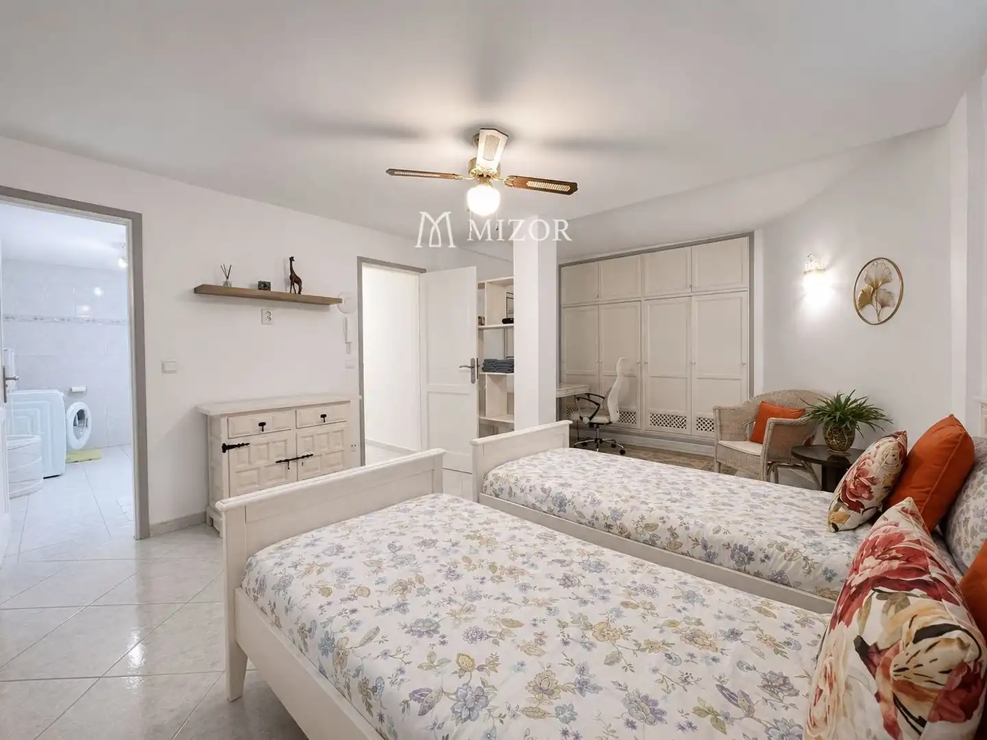 Schlafzimmer von Dachboden zum Verkauf in Adeje mit Klimaanlage, Terrasse und Schwimmbad
