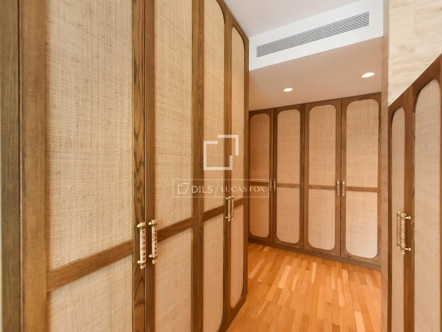 Flat for sale in Barcelona  with Air Conditioner, Heating and Terrace
