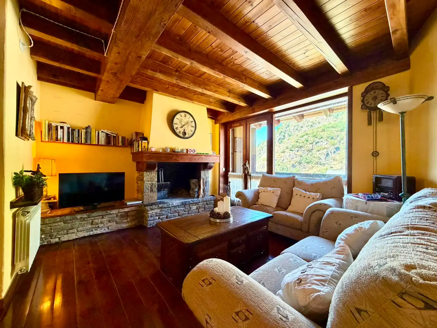 Sala d'estar de Dúplex en venda en Naut Aran amb Calefacció, Parquet i Moblat
