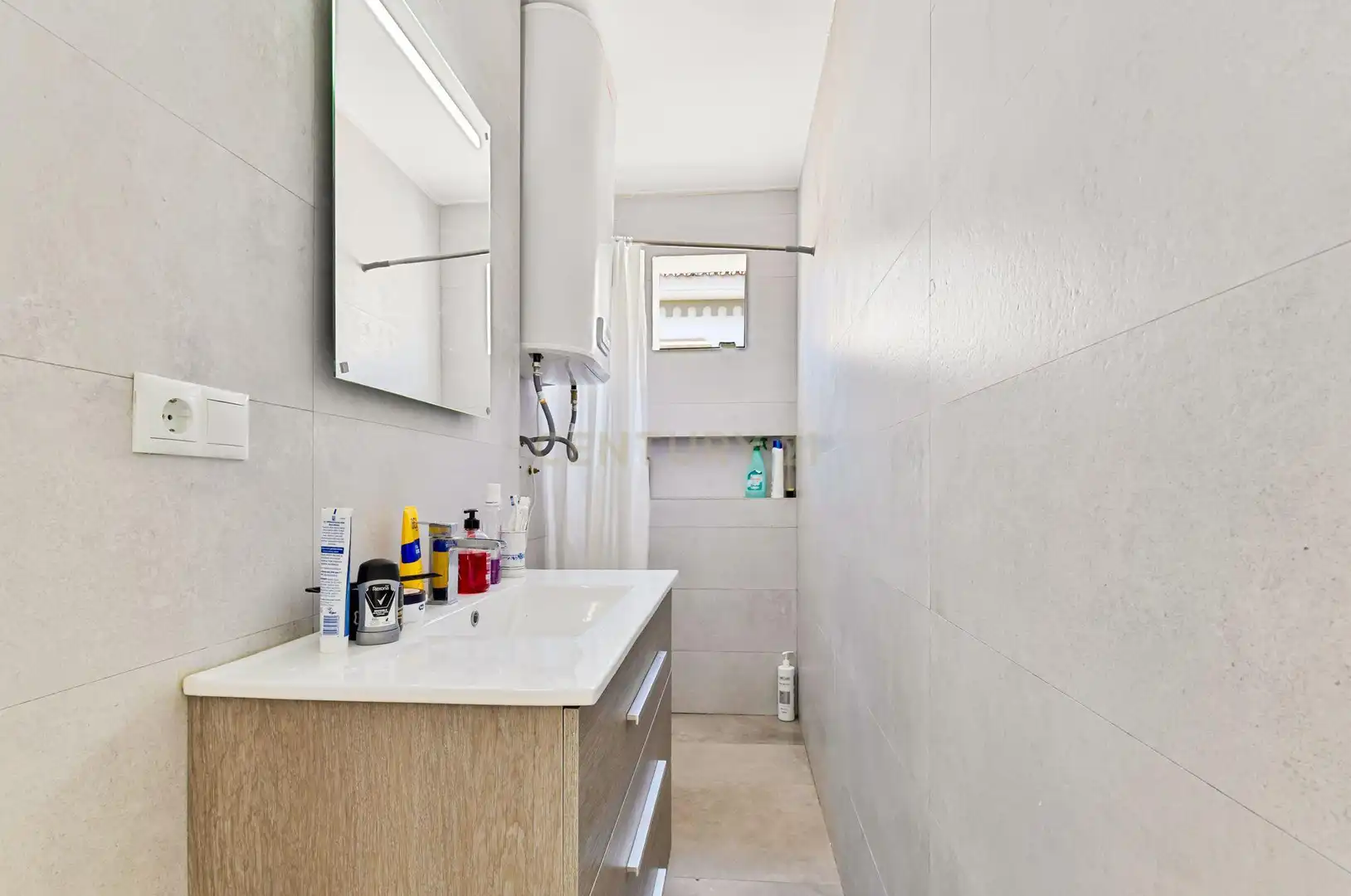 Bathroom of Apartments for sale in Marbella  with Storage room, Oven and Washing machine