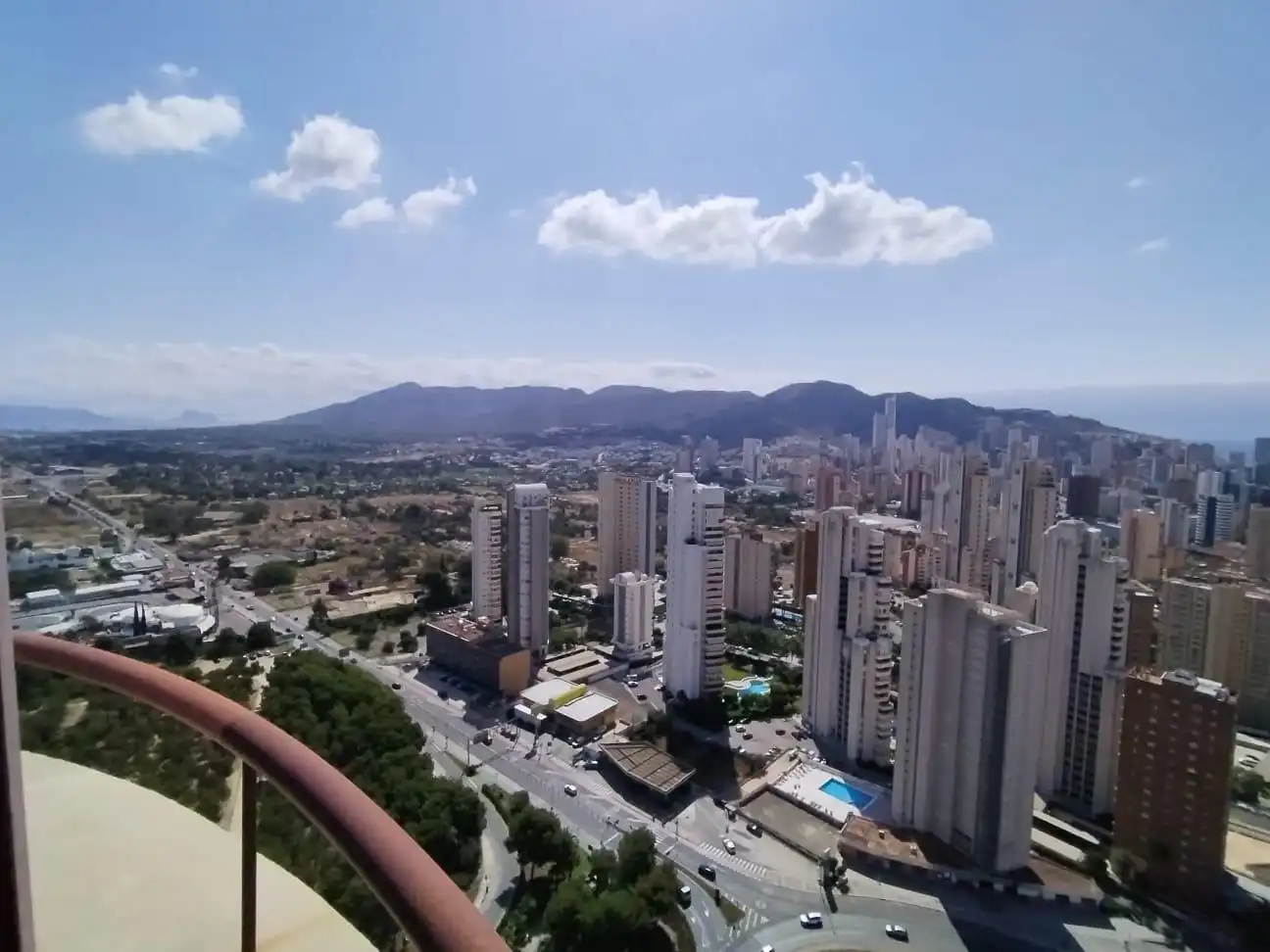 Vista exterior de Pis en venda en Benidorm amb Aire condicionat, Moblat i Piscina comunitària