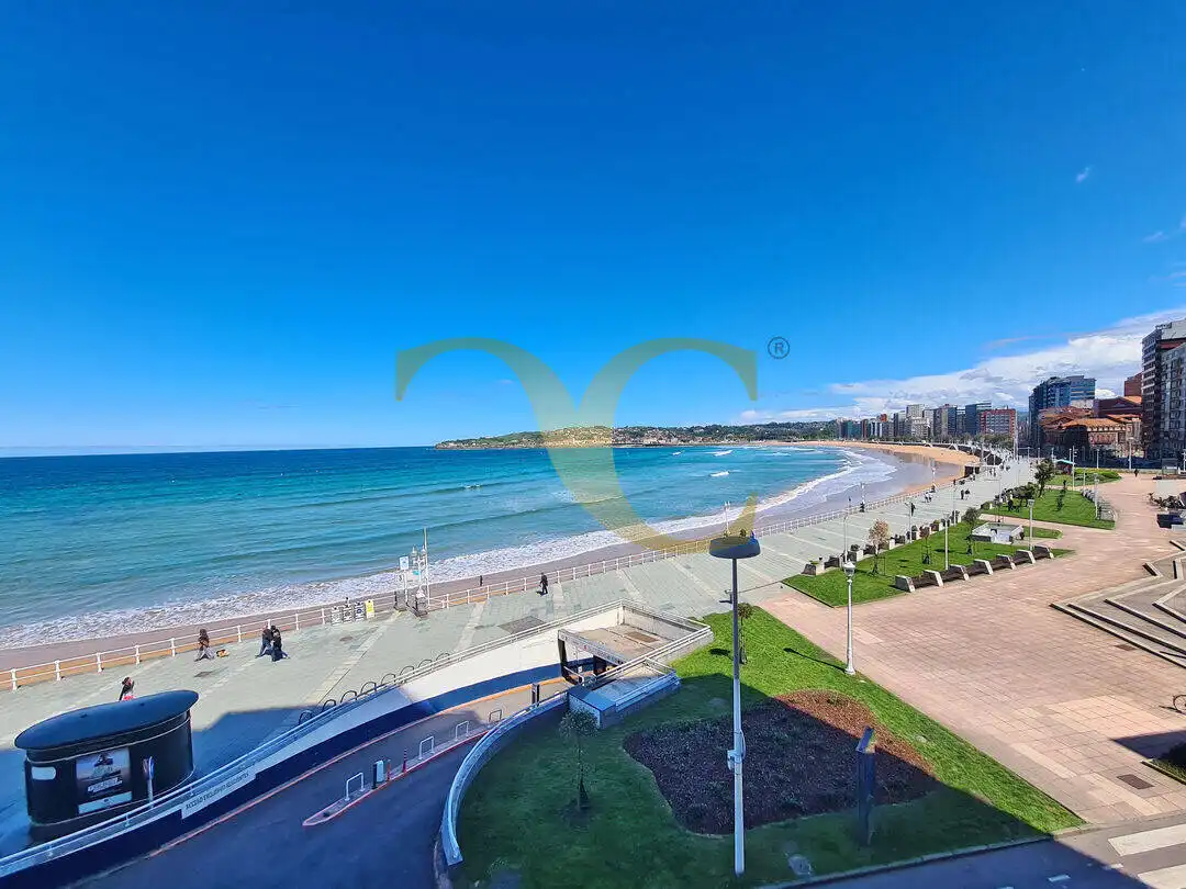 Vista exterior de Pis en venda en Gijón  amb Calefacció i Terrassa