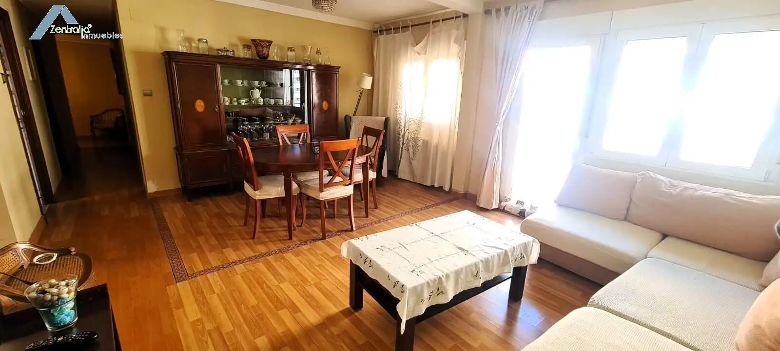 Living room of Flat for sale in Zaragoza  with Air Conditioner, Heating and Terrace