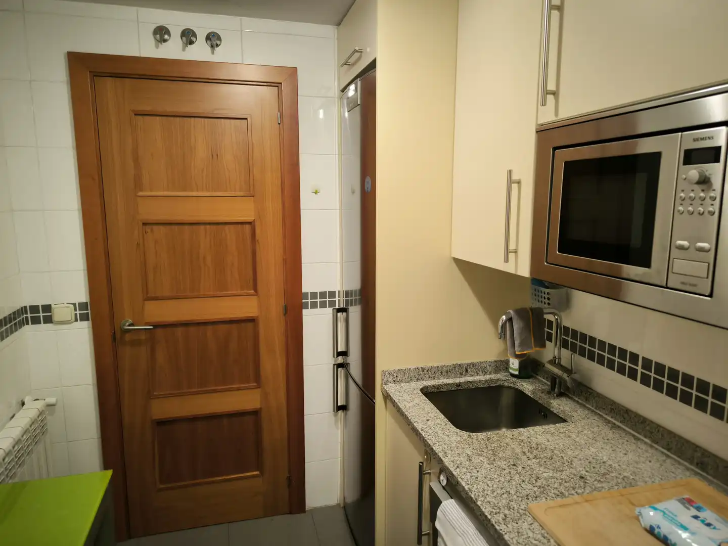 Kitchen of Flat for rent in Madrid  with Air Conditioner, Heating and Private garden