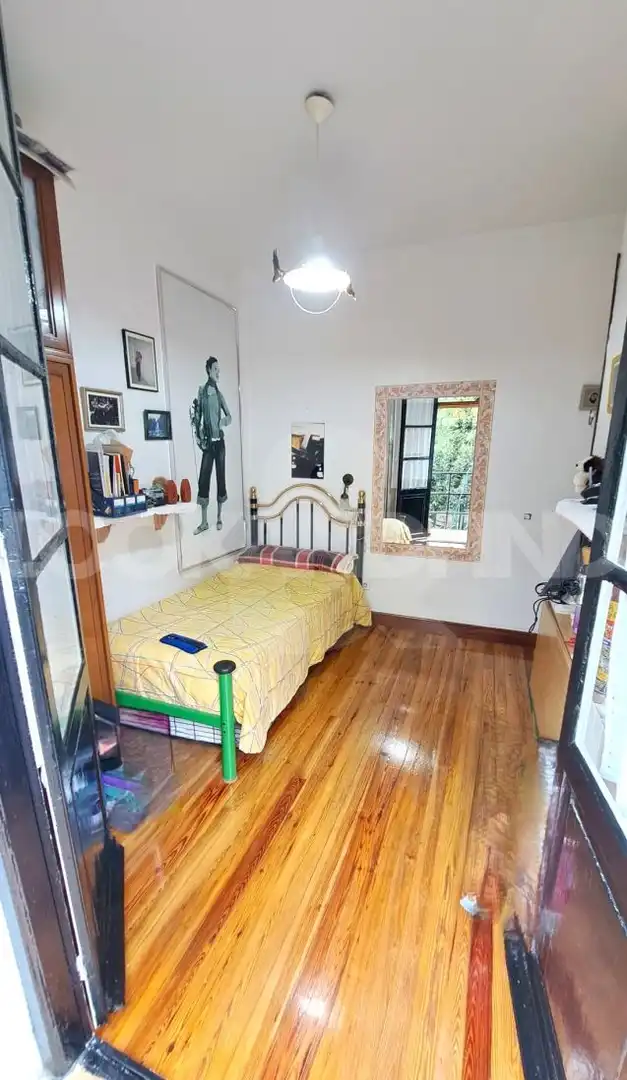 Dormitori de Casa o xalet en venda en Bilbao  amb Calefacció, Jardí privat i Terrassa