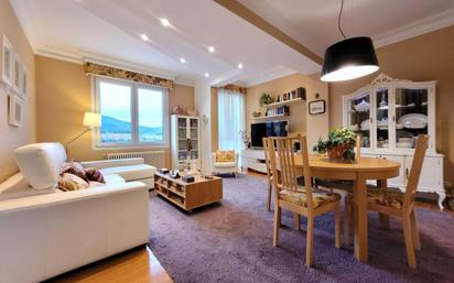 Living room of Flat for sale in Bilbao   with Heating and Balcony