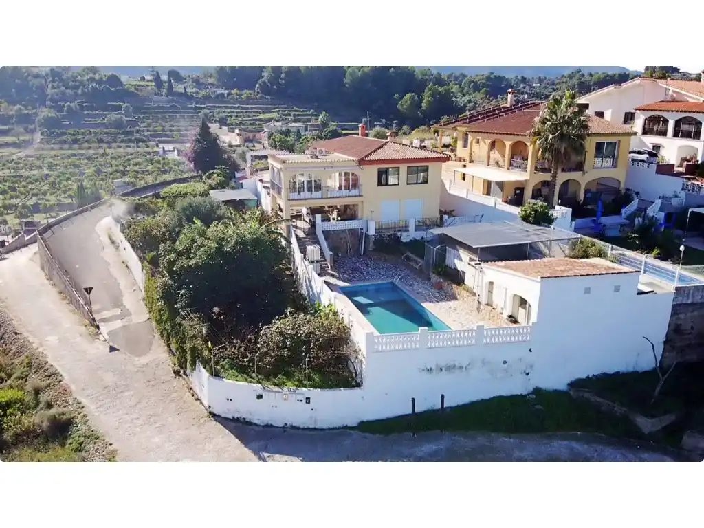 Exterior view of Houses for sale in Potries  with Air Conditioner, Heating and Private garden