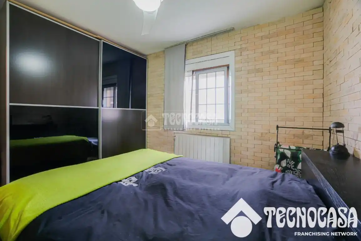 Bedroom of Flat for sale in Santa Coloma de Gramenet  with Heating