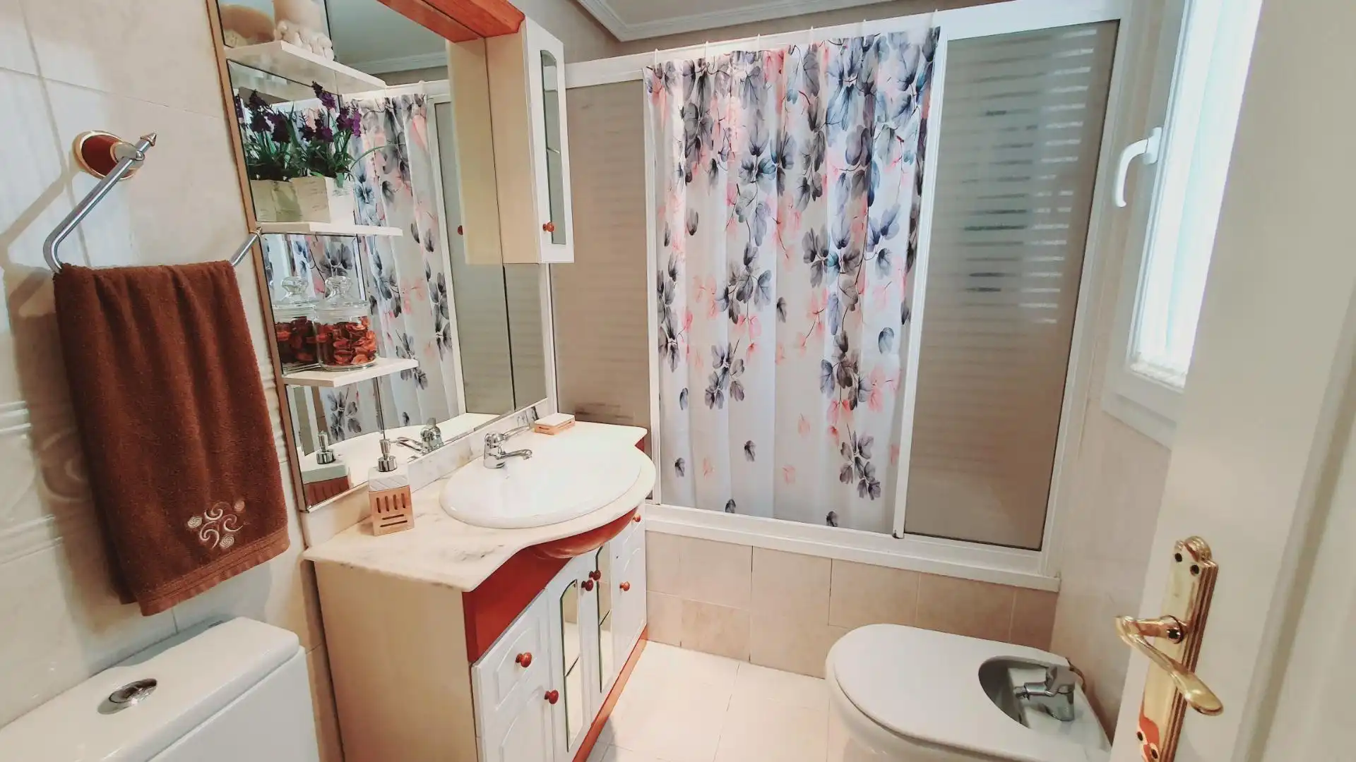 Bathroom of Attic for sale in Torrejón de Ardoz  with Air Conditioner, Heating and Private garden