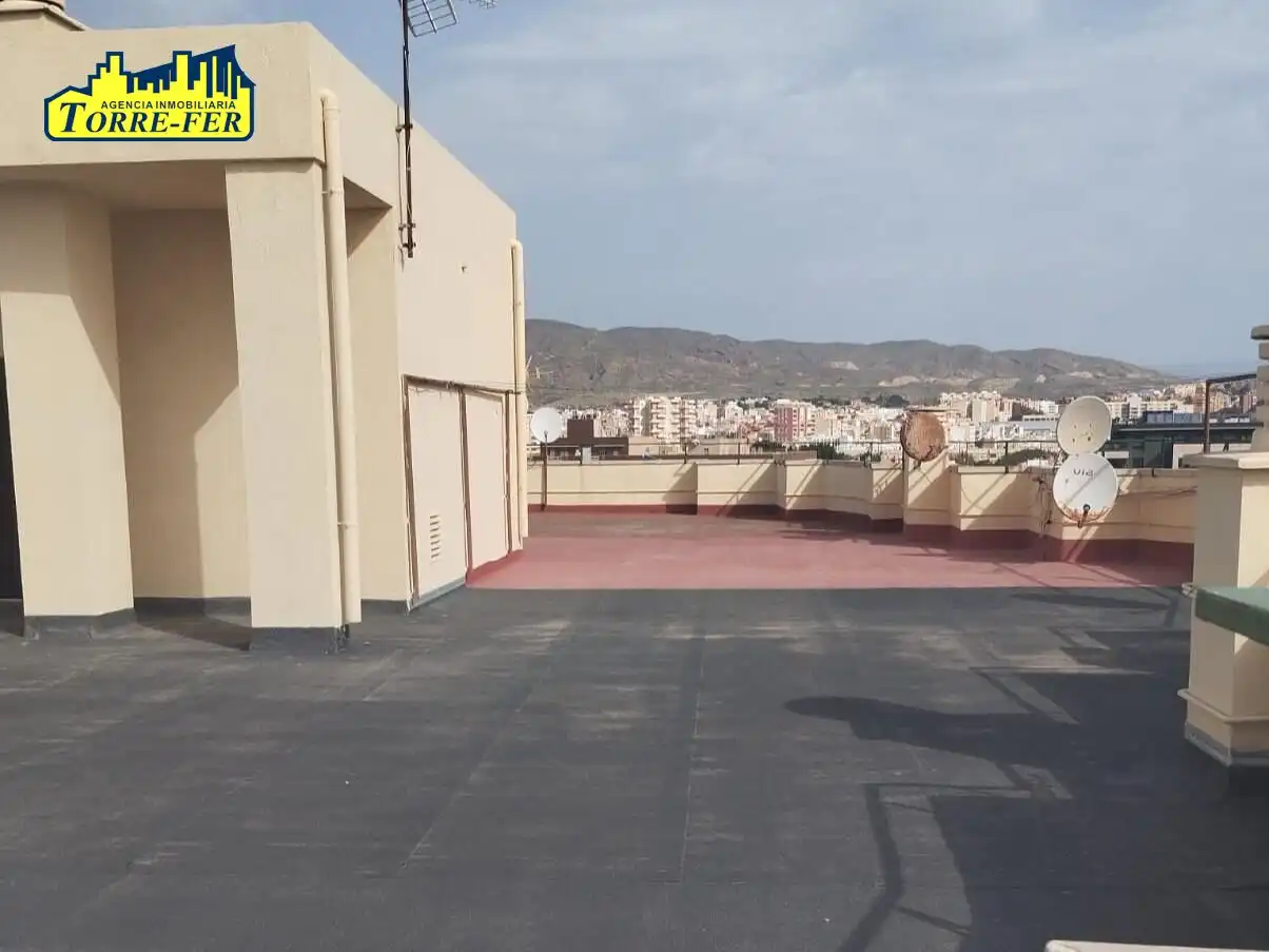 Terrasse von Wohnung zum Verkauf in Almería mit Klimaanlage und Heizung
