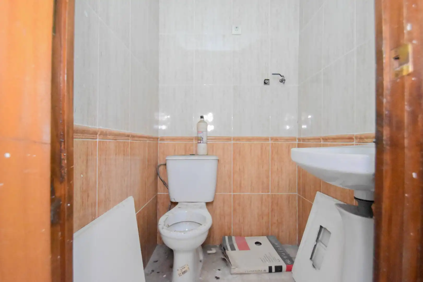 Bathroom of Commercial properties for sale in Armilla