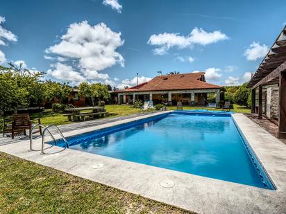 Swimming pool of House or chalet for sale in Cerceda  with Air Conditioner, Terrace and Swimming Pool