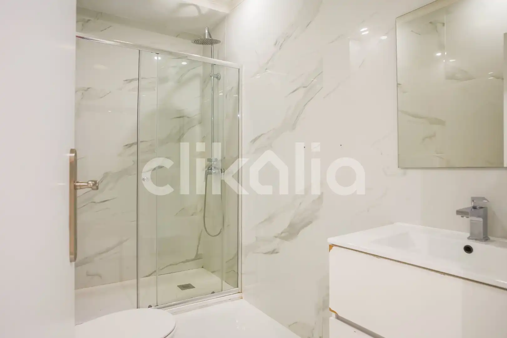 Baño de Piso en venta en Madrid con Aire acondicionado, Calefacción y Terraza