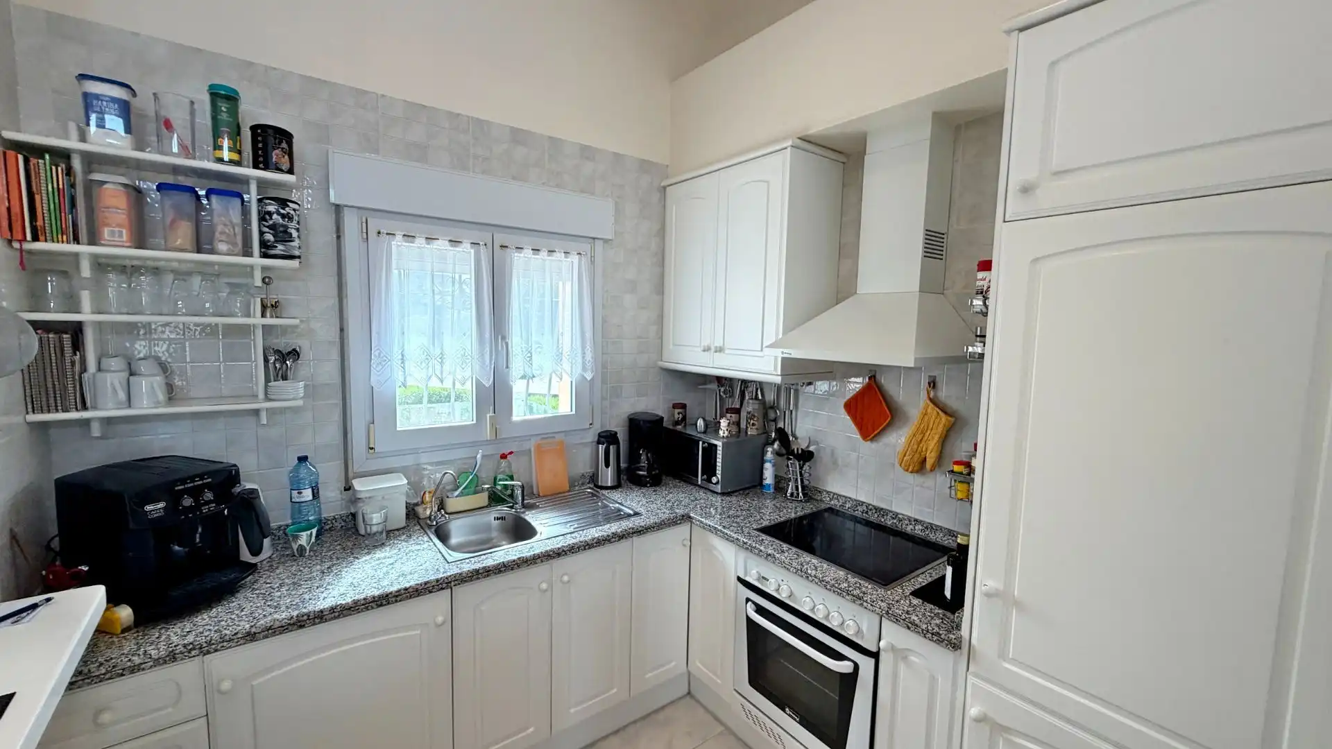 Cocina de Casa o chalet en venta en Orba con Aire acondicionado, Calefacción y Jardín privado
