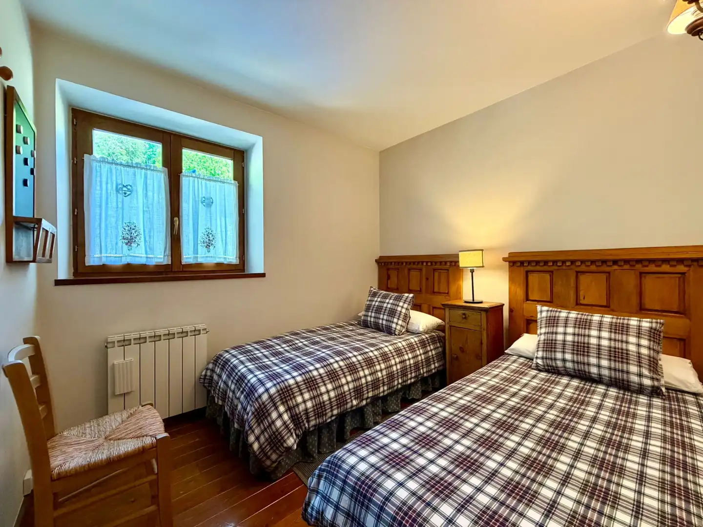 Habitación de Piso en venta en Naut Aran con Calefacción, Parquet y Terraza