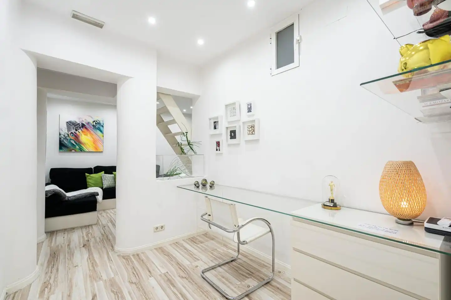 Ground floor for rent in Madrid  with Air Conditioner, Furnished and Internet