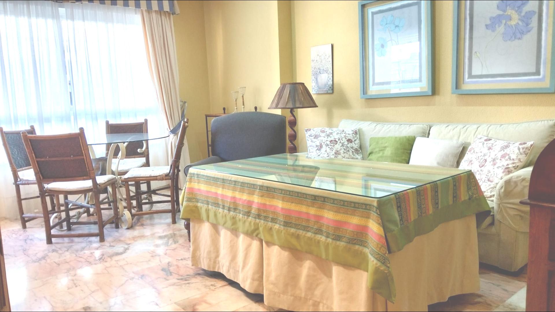 Bedroom of Flat to rent in  Sevilla Capital