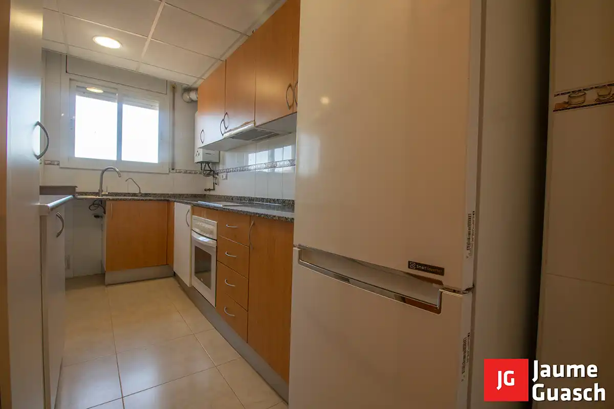 Küche von Wohnung zum Verkauf in Torredembarra mit Klimaanlage, Heizung und Balkon