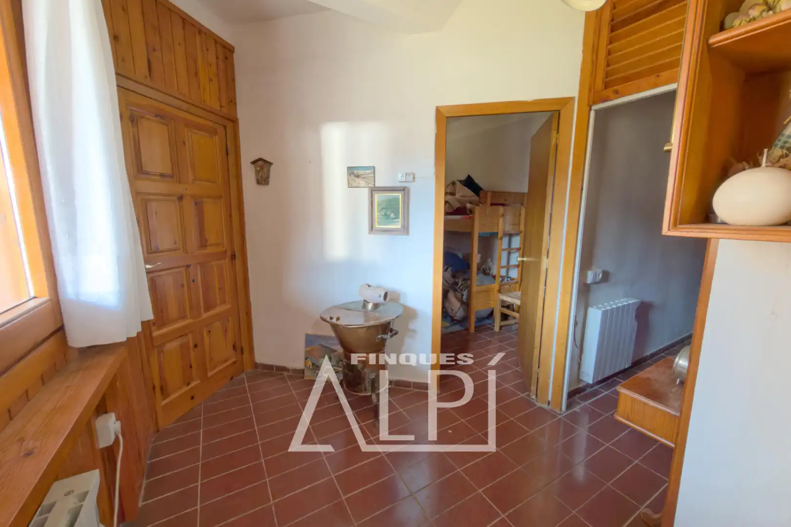 Apartments for sale in Alp  with Heating, Storage room and Furnished