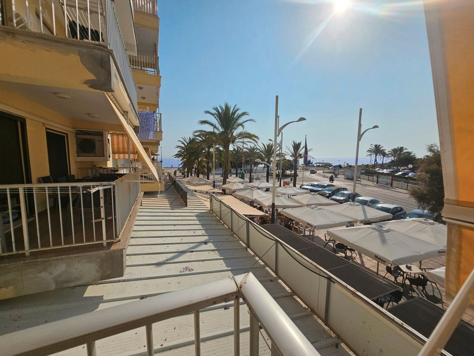 Vista exterior de Piso en venta en Oliva con Aire acondicionado, Terraza y Amueblado