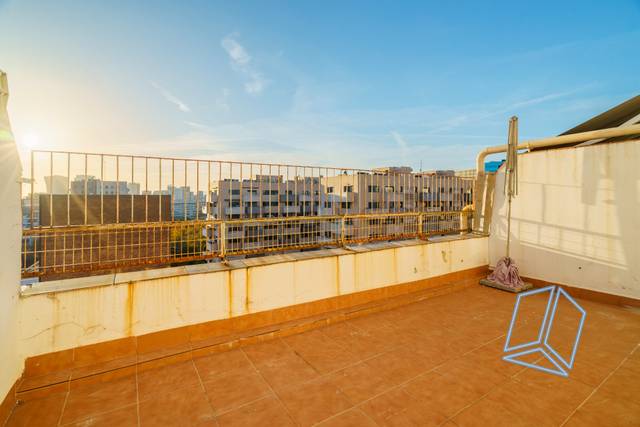 Ático en Venta en Passeig de la Zona Franca en La Marina del Port