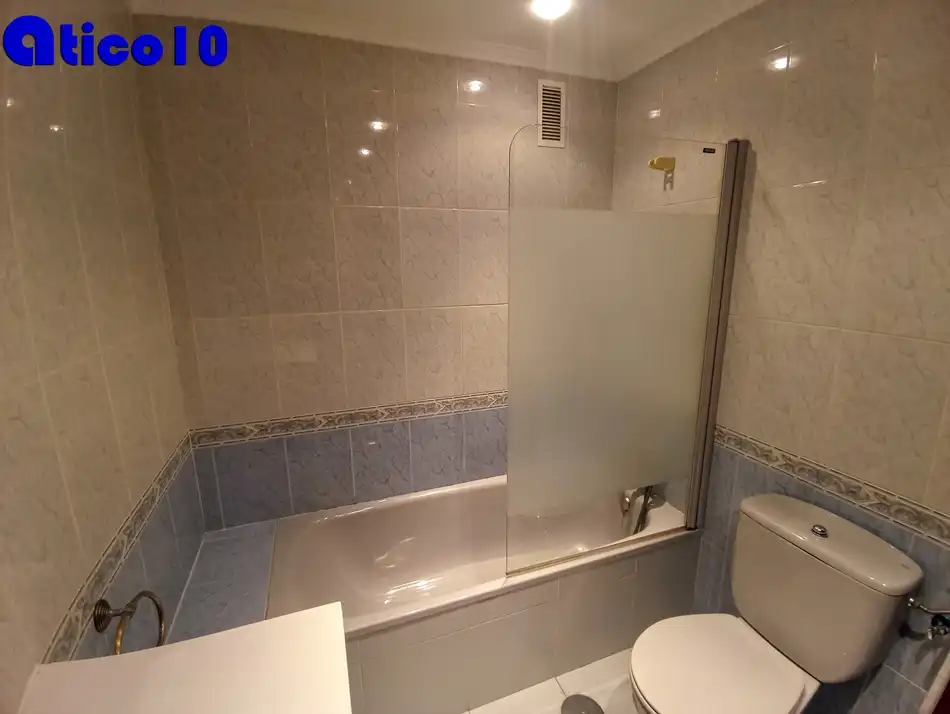 Flat for sale in Calle Doctor Antonio Bascarán Asúnsolo, Cerdeño - El Palais - Mercadín