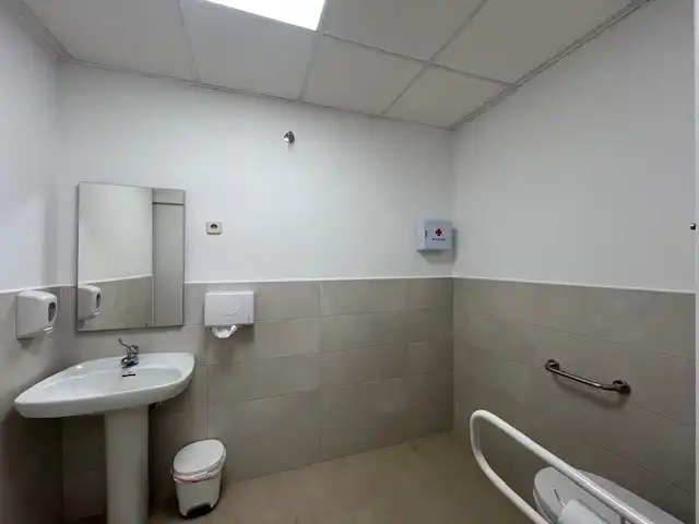 Office for rent in Puentelarra, 68, Santa Eugenia