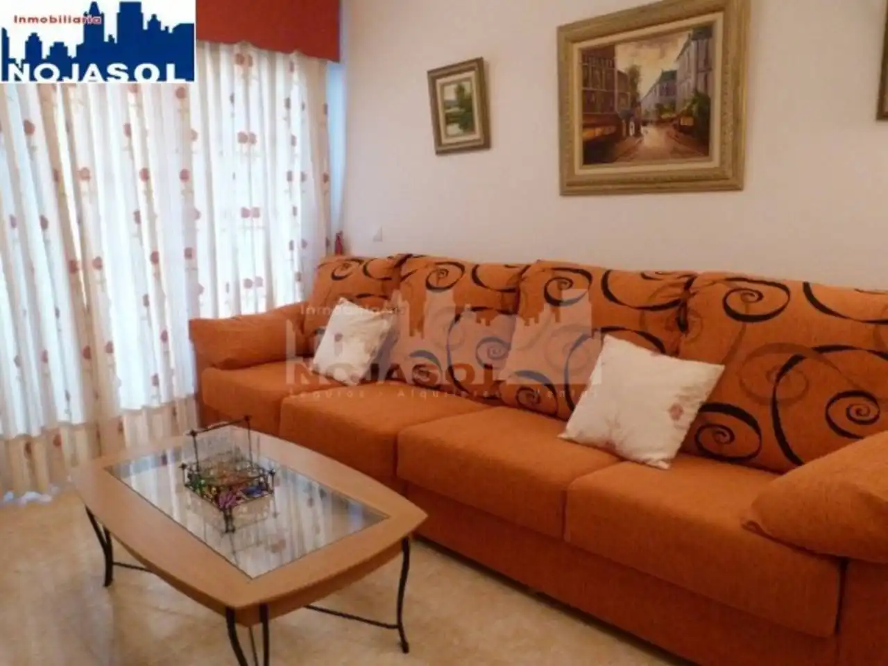 Sala d'estar de Apartament de lloguer en Noja amb Calefacció, Jardí privat i Terrassa