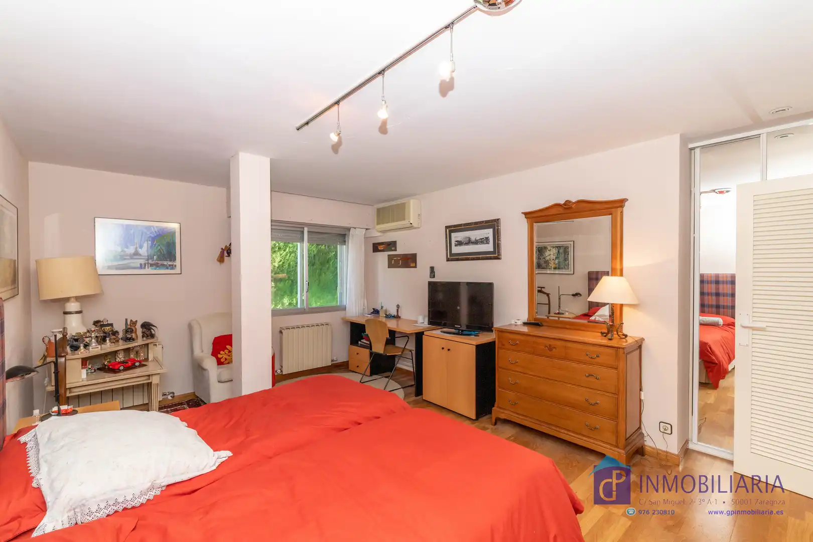 Habitación de Casa o chalet en venta en Zaragoza con Aire acondicionado, Calefacción y Jardín privado