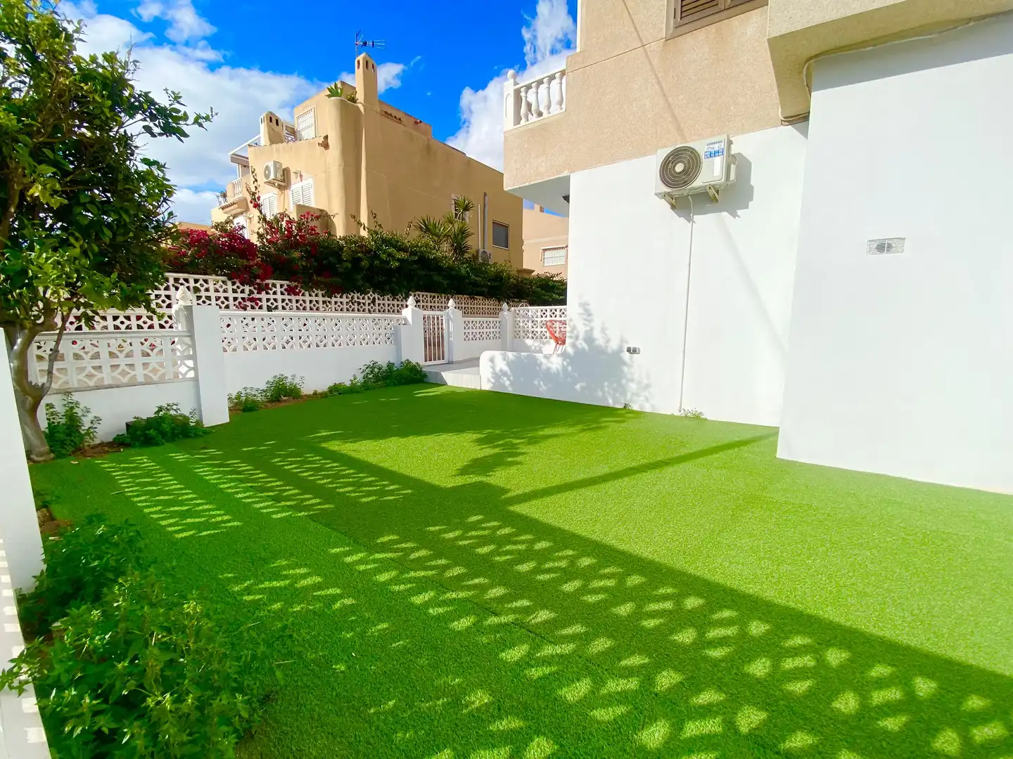 Garden of Houses for sale in Torrevieja  with Furnished